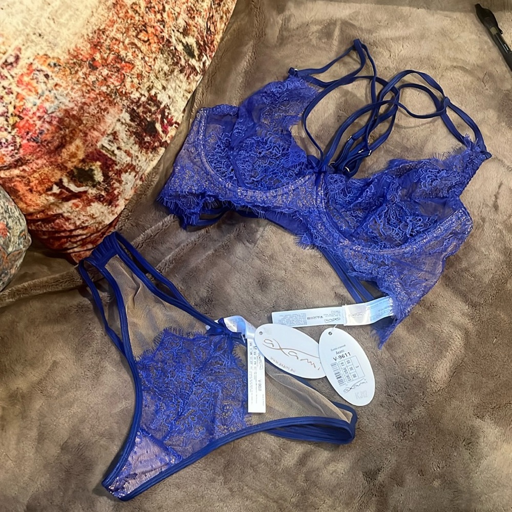 Axami set Bra and thong panty blue